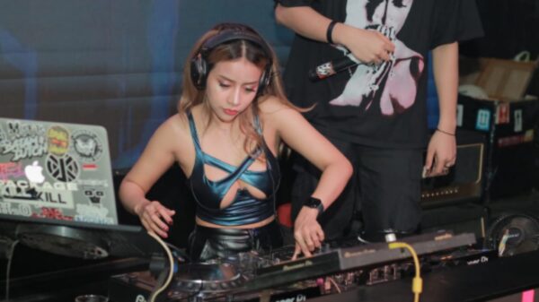 Picsart_24-11-23_02-57-42-966 Dj Melisa