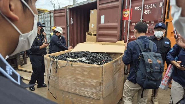 Skandal Limbah Elektronik Impor Batam: Ratusan Kontainer B3 Mulai Direekspor, BAN Minta Penjara Pelaku