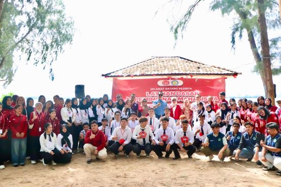 Dekan FH Uniba Soerya Respationo Buka LDKM 2025: Pemimpin Masa Depan Harus Adaptif dan Inovatif