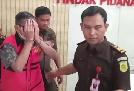 Dua Tersangka Korupsi PNBP BP Batam Resmi Dilimpahkan ke Kejari! Negara Rugi Rp4,5 Miliar