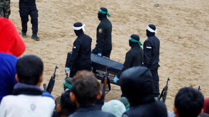 Hamas Serahkan Dua Jenazah Sandera Israel, Netanyahu Tolak Buka Rafah Sebelum Semua Jenazah Dikembalikan Hamas Serahkan Dua Jenazah Sandera Israel, Netanyahu Tolak Buka Rafah Sebelum Semua Jenazah Dikembalikan