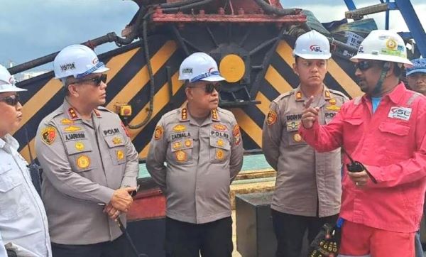 Tragedi Kapal Federal II Batam- Kapolda Kepri Pastikan Labfor Bareskrim Telusuri Penyebab Kebakaran Maut (3) Tragedi Kapal Federal II Batam: Kapolda Kepri Pastikan Labfor Bareskrim Telusuri Penyebab Kebakaran Maut