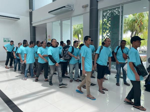KJRI Johor Bahru Pulangkan 372 WNI dari Malaysia, Separuh Lewat Program Khusus Pemerintah!
