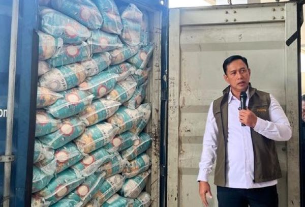 Breaking! Bulog Kirim 48 Ton Beras Premium ke Batam untuk Redam Beras Ilegal: “Tak Perlu Impor, Stok Kita Cukup!”