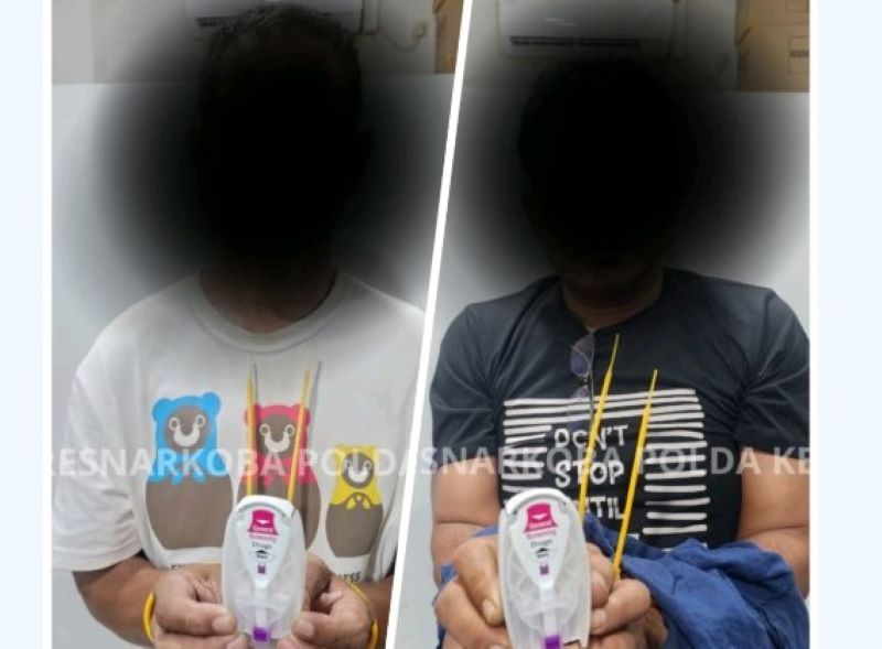 Dua Pria Batam Ditangkap Saat Simpan Sabu & Ekstasi, Polisi Temukan 53 Gram Sabu di Kamar Kos (3) Dua Pria Batam Ditangkap Saat Simpan Sabu & Ekstasi, Polisi Temukan 53 Gram Sabu di Kamar Kos