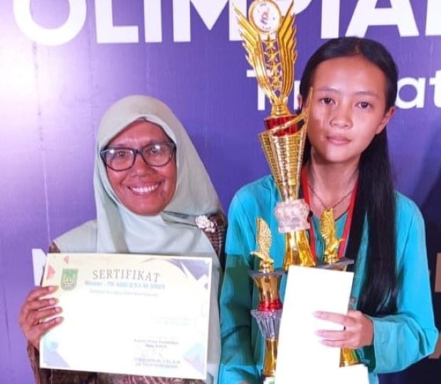 Jocelyn, Siswa SMPN 1 Batam Asal Hinterland Raih Juara II Olimpiade Sains — Buktikan Anak Pulau Tak Kalah Hebat! (2) Jocelyn, Siswa SMPN 1 Batam Asal Hinterland Raih Juara II Olimpiade Sains — Buktikan Anak Pulau Tak Kalah Hebat!