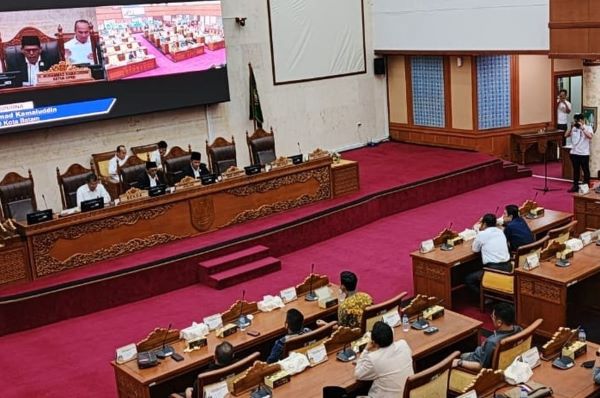 Rapat Paripurna DPRD Batam Ricuh! Hendra Asman Mangkir Lagi, Gerindra dan NasDem Desak BK Bertindak
