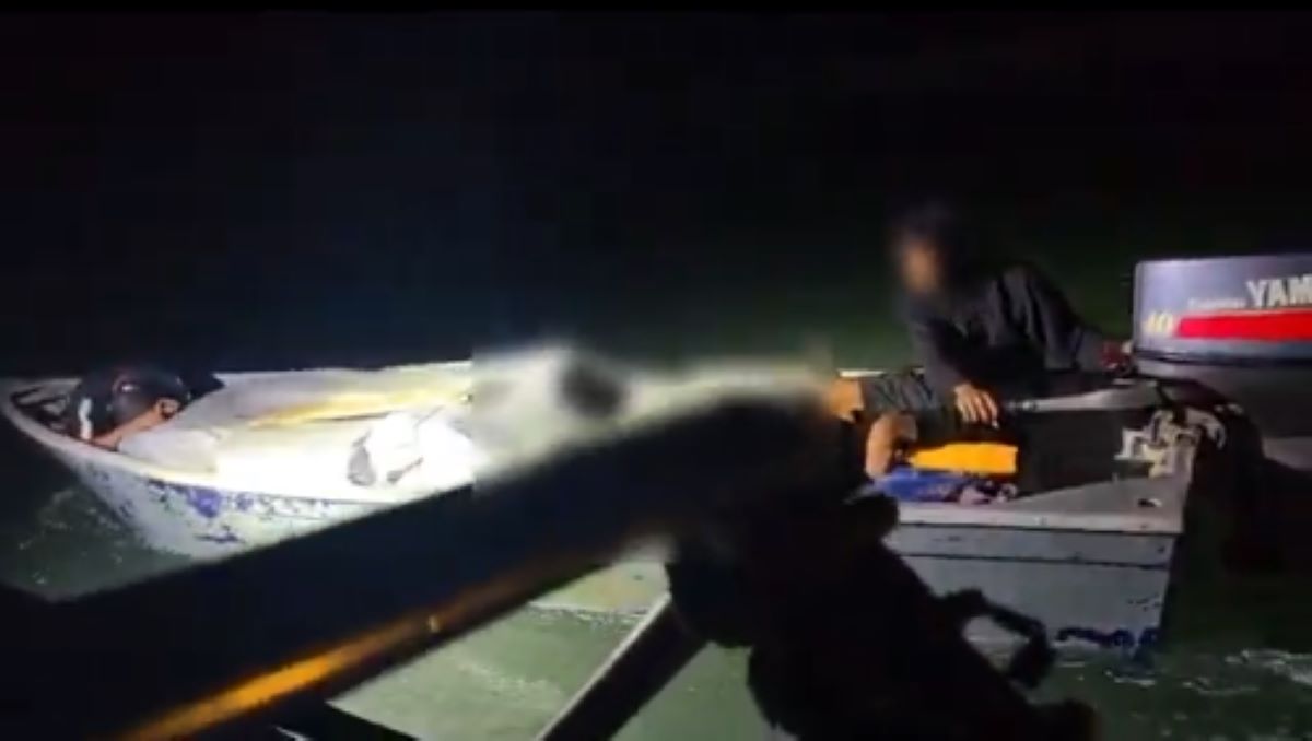 bea cukai batam tangkap speedboat bawa rokok ilegal Aksi Tengah Malam di Laut Batam! Bea Cukai Gagalkan Penyelundupan 168 Ribu Batang Rokok Ilegal!