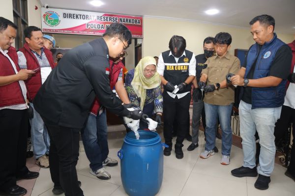 1,4 Kg Sabu dan 4 Kg Ganja Dimusnahkan! Polda Kepri Kirim Pesan Keras ke Bandar Narkoba!