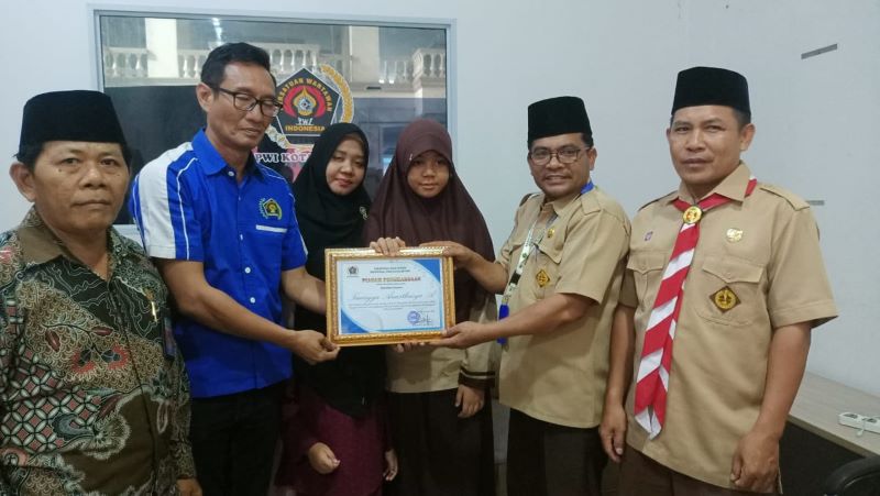 Perjalanan Sunyi Thanaya dari Madrasah Kecil di Batam ke Medali Olimpiade Madrasah Indonesia