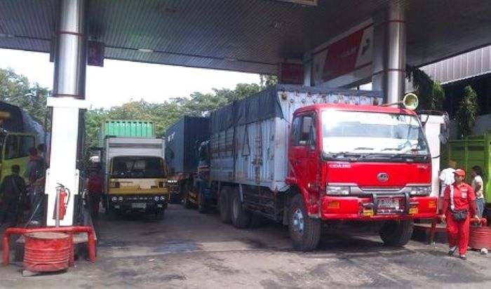 Kelangkaan Solar Kembali Terjadi di Batam! Antrian Panjang di SPBU Batuampar hingga Batam Center