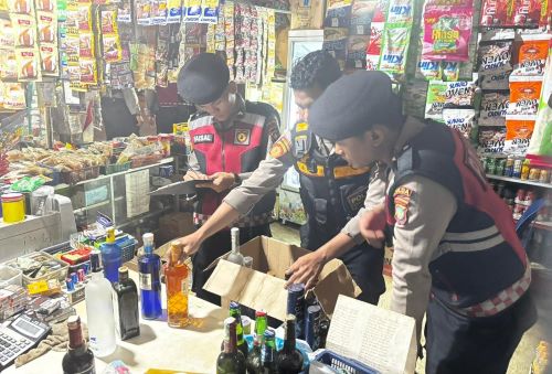 Polda Kepri Bongkar Peredaran Miras Ilegal di Batam! 16 Tersangka Diseret ke Pengadilan