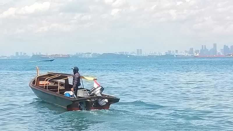 boat dan wajah singapura Ombak yang Menuntun Pulang