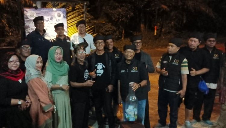 Aksi Kemanusiaan Lewat Sastra! PWI dan Seniman Batam Galang Donasi di Tengah Duka