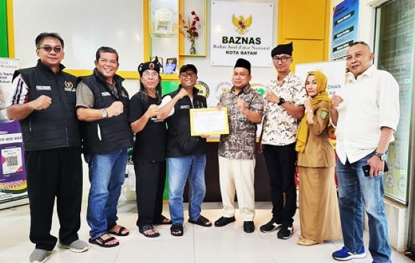 Penggalangan Dana Bencana Sumatera Lewat Puisi Terkumpul Rp 9 Juta Lebih, PWI Kepri Resmi Serahkan ke Baznas Batam