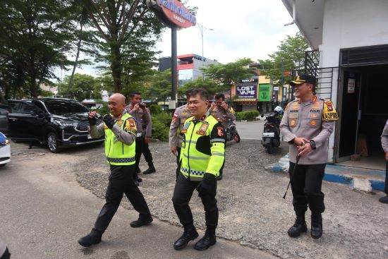 Pastikan Natal dan Tahun Baru Aman, Wakapolda Kepri Turun Langsung Cek Pos Pelayanan di Batam