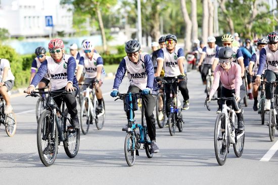 Batam Bersepeda Pecah Rekor! 2.826 Peserta Meriahkan HJB ke-196 Bersama Amsakar–Li Claudia