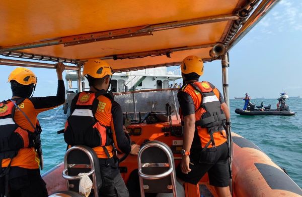 ABK Jatuh di Perairan Batam Ditemukan Tewas, Terbawa Arus 0,8 Mil dari Lokasi Kejadian ABK Jatuh di Perairan Batam Ditemukan Tewas, Terbawa Arus 0,8 Mil dari Lokasi Kejadian