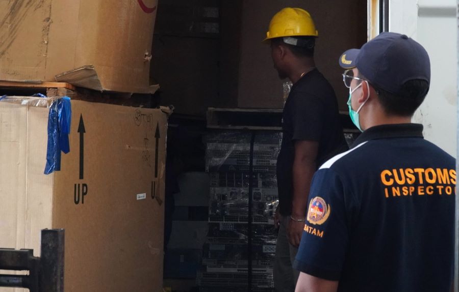 Bea Cukai Batam Reekspor Limbah Elektronik B3, Empat Kontainer Dikembalikan ke Negara Asal
