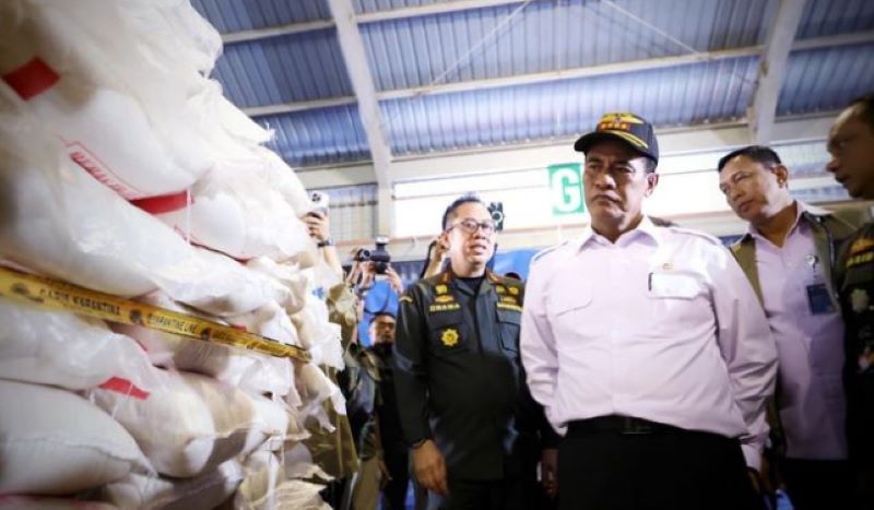 Distributor Batam Enggan Serap Beras Bulog, Mentan Tegas: Jangan Ragu, Itu Beras Anak Negeri!