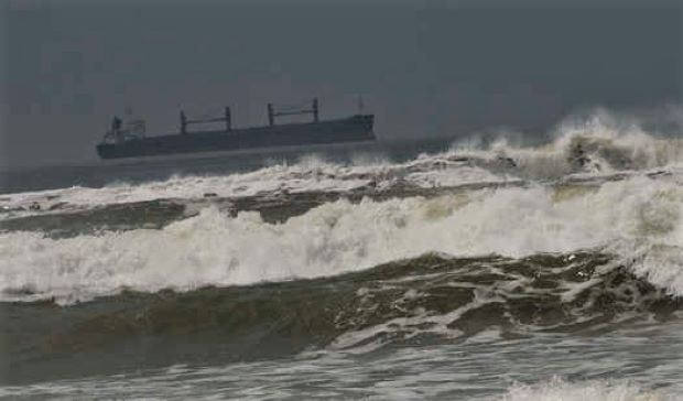 BMKG Warning! Gelombang Laut Kepri Berpotensi Capai 2,7 Meter, Anambas–Natuna Diminta Waspada