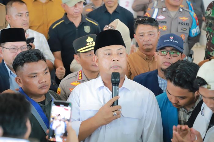 ketua dprd kepri iman sutiawan soal air bersih Ketua DPRD Kepri Nilai Pembenahan Air Batam Perlu Waktu, Masyarakat Diminta Bersabar