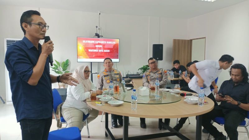Kapolresta Barelang Duduk Satu Meja dengan Wartawan Batam, Ini Pesan Pentingnya