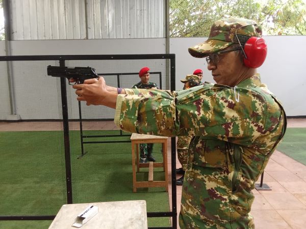 SIWO PWI Ikut Retret Bela Negara, Kokang Senjata Kopassus Jadi Momen Bersejarah SIWO PWI Ikut Retret Bela Negara, Kokang Senjata Kopassus Jadi Momen Bersejarah