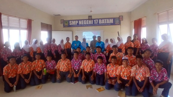 literasi SMPN 17