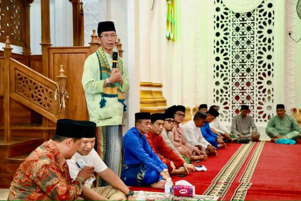 Safari Ramadan ke Pulau Terong, Amsakar Siapkan Bantuan Rp100 Juta untuk Masjid Al-Anshar