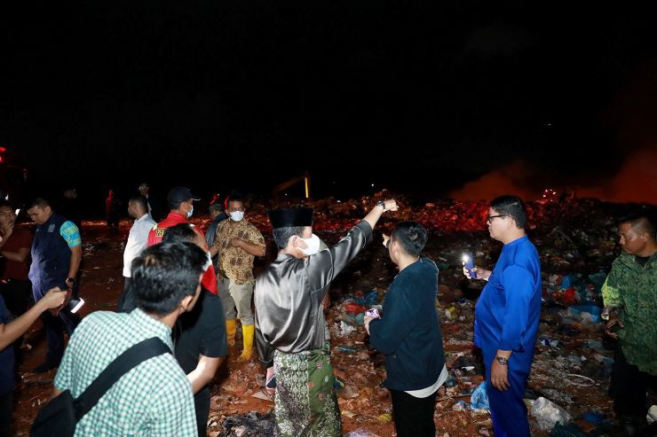 wali kota meninjau lokasi karhutla batu aji Musim Kemarau Masuk, Pemko Batam Keluarkan Peringatan Dini Karhutla, Warga Dilarang Bakar Sampah
