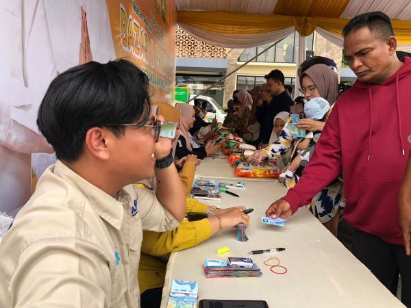 Diserbu Warga! 1.100 Paket Sembako Murah di Kejari Batam Ludes, Beras 10 Kg, Gula dan Minyak Cuma Rp100 Ribu