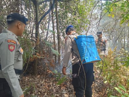 Batam Nyaris Dilalap Api! 5 Titik Karhutla Berhasil Dijinakkan, Polda Kepri Turun Tangan dan Siapkan Sanksi Berat