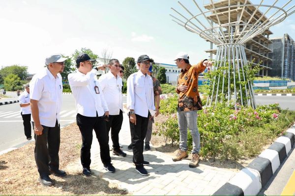 Hari Pertama Kerja, Amsakar Tinjau Infrastruktur Batam: Dari Bandara hingga DAM Sei Ladi