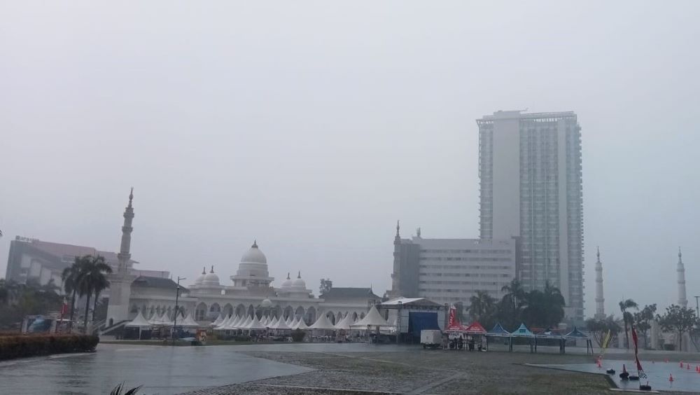 Waspada! Cuaca Kepri Hari Ini Didominasi Hujan Ringan, Nelayan Diminta Siaga