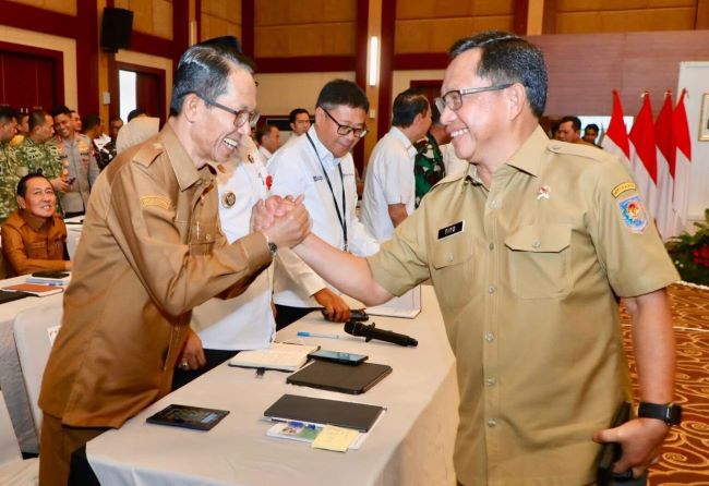 amsakar bersama tito-wfh Amsakar Akhirnya Menyerah, ASN Pemko Batam WFH Tiap Jumat Sesuai Perintah Mendagri