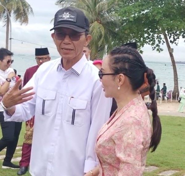 Amsakar “Tinggalkan” Batam 40 Hari! Li Claudia Resmi Pegang Kendali Penuh, Ini Penjelasannya