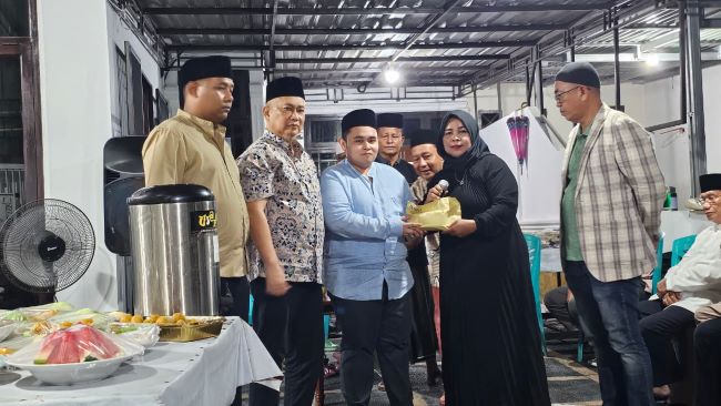 Suasana Haru di Pekanbaru! PWI Pusat Serahkan Uang Duka untuk Zulmansyah Sekedang, Insan Pers Kehilangan Sosok Besar