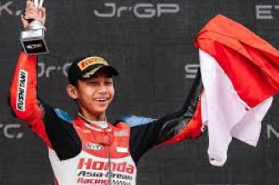 Kibarkan Merah Putih di Jerez! Ramadhipa Juara Dramatis dari P17, Indonesia Raya Menggema