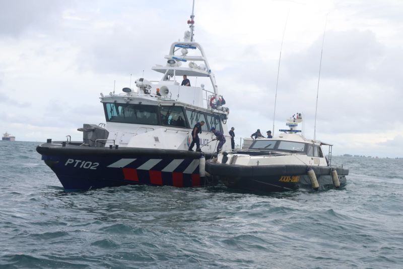 Polda Kepri dan Polisi Singapura Patroli Gabungan di Perbatasan Laut, Kejar Penyelundup hingga Perompak!