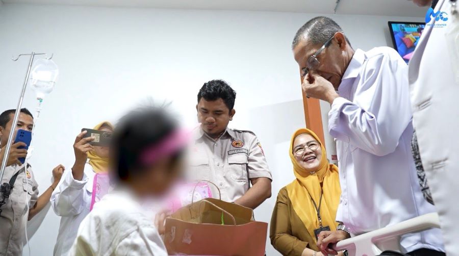 Air Mata Amsakar Pecah Saat Bertemu Bocah Korban Kekerasan, Pemko Batam Siapkan Pendampingan Penuh