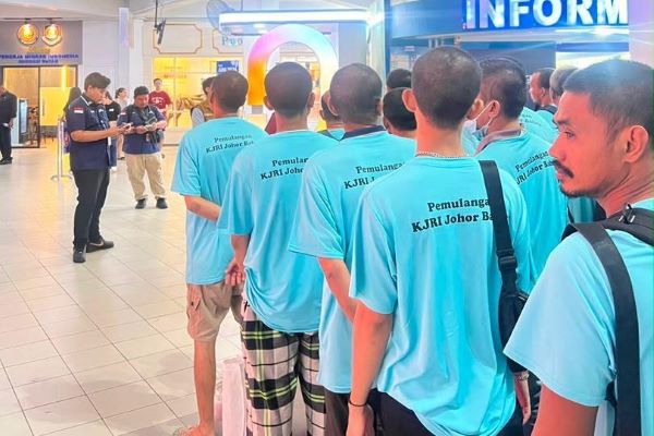 KJRI Johor Bahru Pulangkan 148 PMI ke Batam, Ada Anak 6 Tahun dalam Rombongan