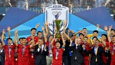 6a8f2265a5e0c-timnas-vietnam-juara-piala-aff-2026-usai-kalahkan-thailand-dengan-agregat-4-2_gemini_375_211