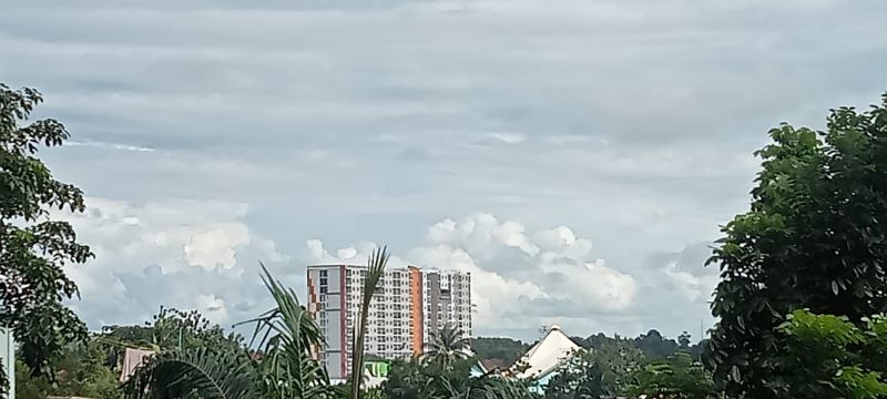 Prakiraan Cuaca Kepri Jumat 25 September 2026, Batam hingga Tanjungpinang Udara Kabur, Natuna Hujan Petir
