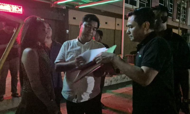 tim tabur kejari batam tangkap terpidana tppo Diburu Sejak Sore Tim Tabur Kejari Batam, Terpidana TPPO Akhirnya Diciduk di Virgo Club Batam Tengah Malam