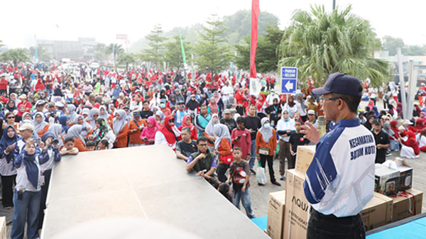 Wali Kota Batam, Amsakar Achmad, menghadiri Premier Day Selamat Pagi Batam Kotaku di halaman parkir Mall Botania 2, Sabtu (10/10/2026). (Humas Diskominfo Batam)