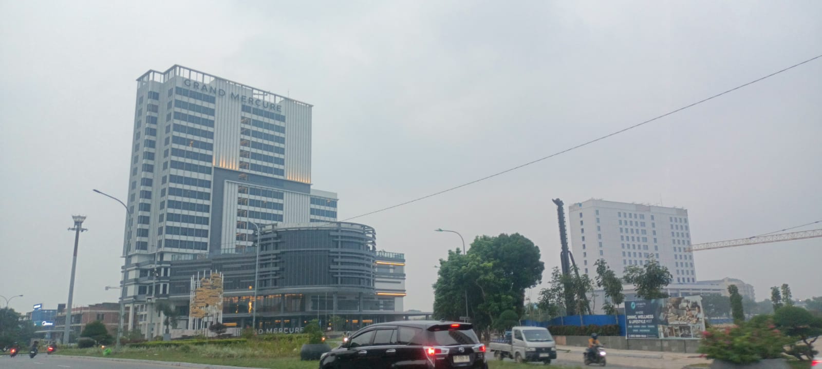 Batam Diselimuti Kabut Asap Pagi Ini! AQI Tembus 129, Udara Masuk Kategori Tidak Sehat