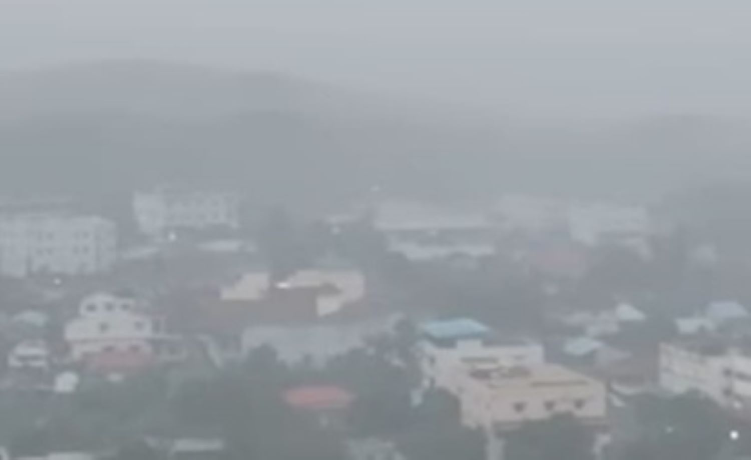 kabut asap di tanjungpinang Cuaca Kepri Hari Ini: Hampir Semua Daerah Diselimuti Udara Kabur, Natuna Berpotensi Hujan